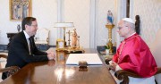 Папата се срещна с президента на Израел